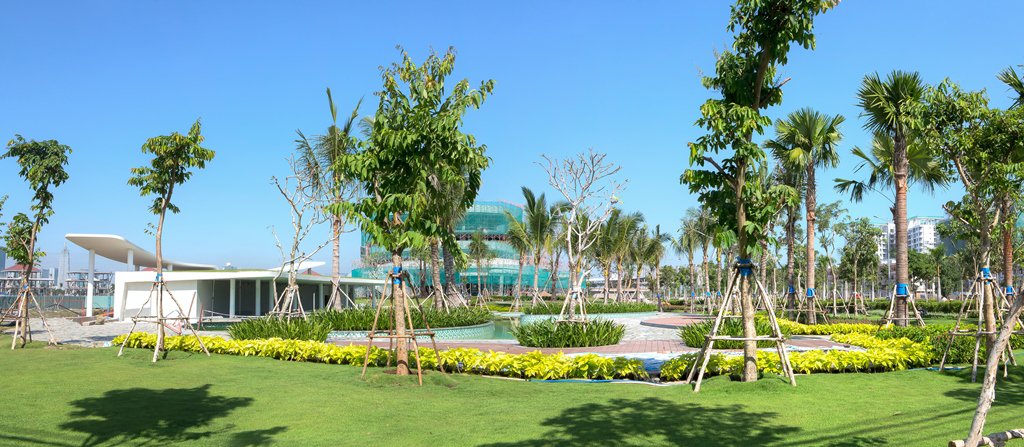 Công viên pool house hoàn thiện với cảnh quan thiên nhiên xanh mát